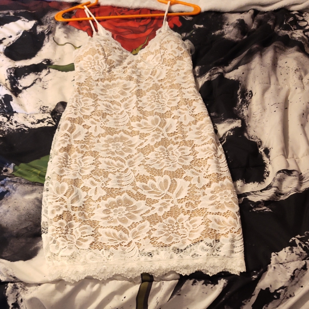 Elegant White Lace Dress